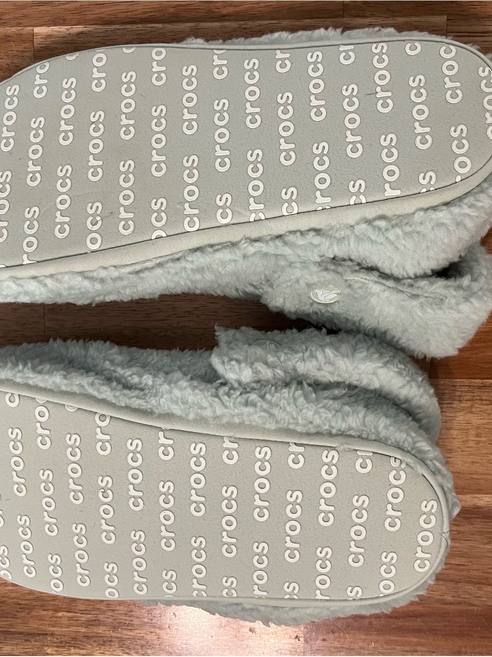 New Crocs Classic Cozzzy Slipper Fleece Womens Plaster House Shoes Size 9 - Picture 3 of 4